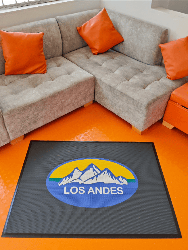 Tapete en caucho personalizado con logo — máxima durabilidad industrial