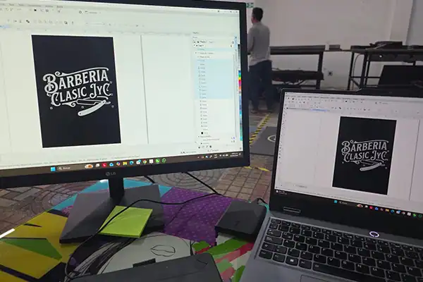 Diseño digital de tapete personalizado en fábrica de tapetes Bogotá — Mas Color Tapetes