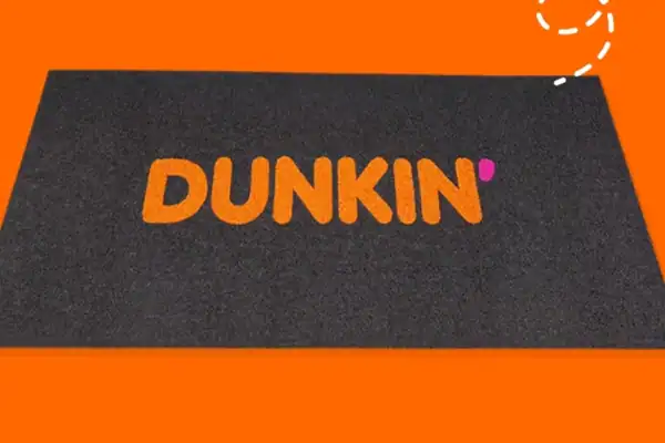 Tapete publicitario promocional de Dunkin Donuts para activación BTL en punto de venta