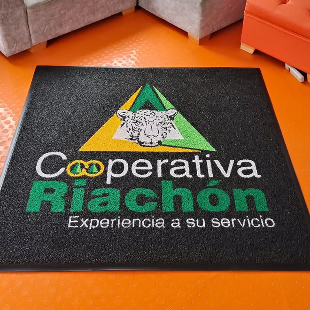 Tapete corporativo institucional con logo personalizado — atrapamugre para empresa