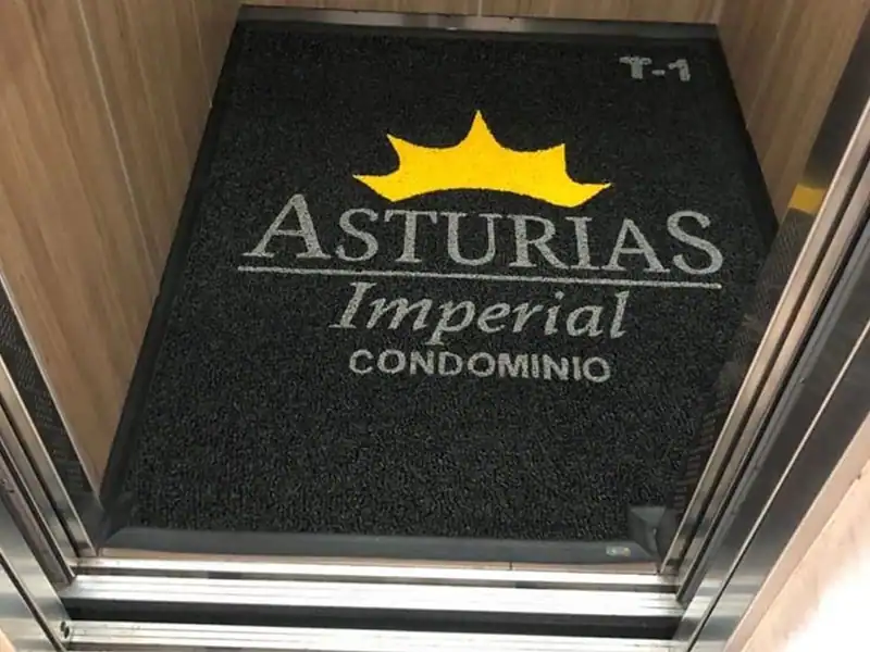 Tapete para ascensor de conjunto residencial