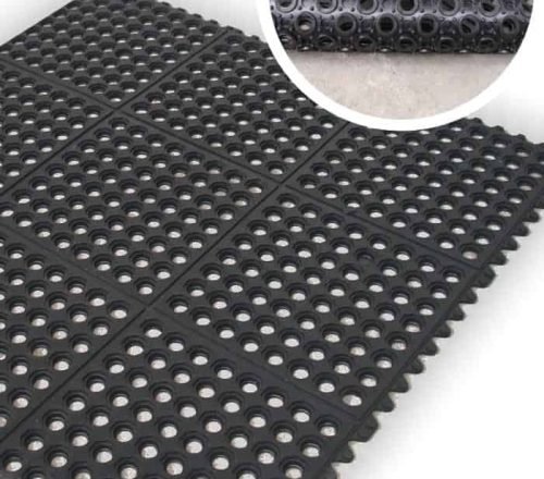 Tapete antifatiga de goma antideslizante para uso en oficinas y áreas de trabajo.